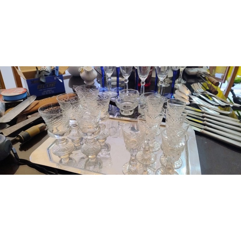 COPAS VARIAS DE LICOR Y OPORTO CON DISEÑO. COPAS VARIAS DE LICOR Y OPORTO CON DISEÑO.